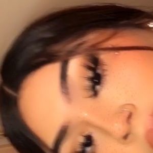 Meet your Posher, Yisel